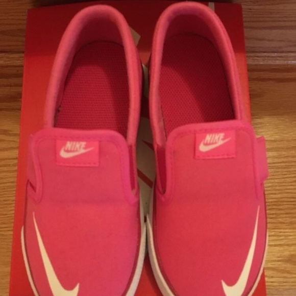 BNIB pink loafer style Nike shoes with Velcro! - Picture 4 of 4